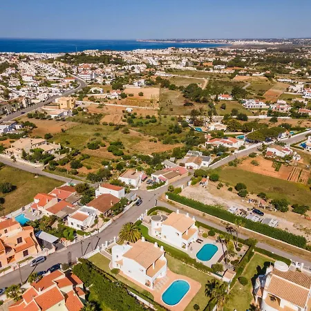 Villa Rona Coelha - Close To The Beach And Amenities - All Ensuite Bedrooms Albufeira